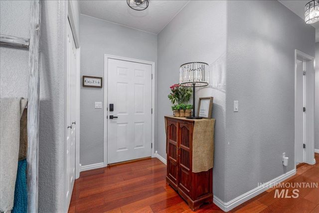 9752 W Bridgegate St, Boise, ID 83709