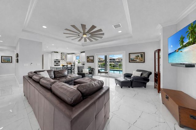 901 CAPRICCIO LANE, Apollo Beach, FL 33572