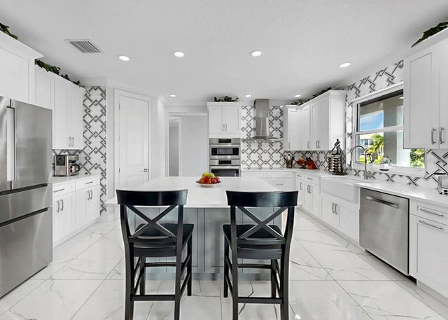 901 CAPRICCIO LANE, Apollo Beach, FL 33572