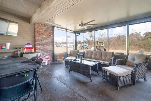 1039 Highway 20, Thibodaux, LA 70301