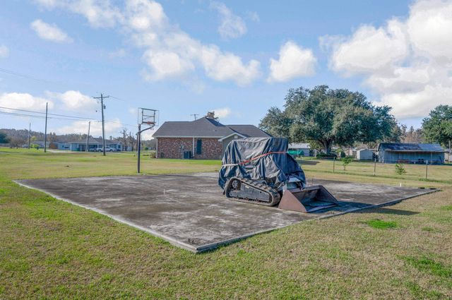 1039 Highway 20, Thibodaux, LA 70301