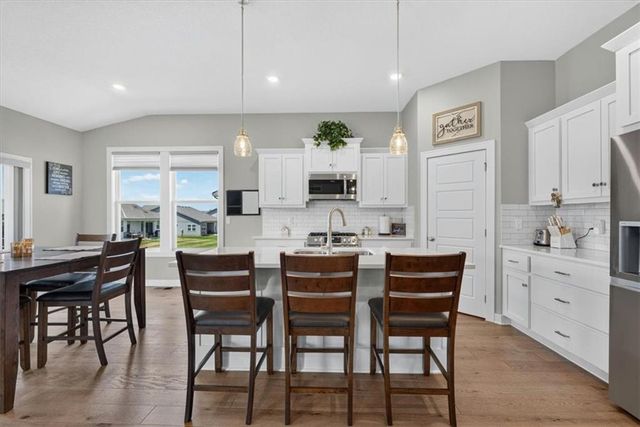 1515 SW Arbor Valley Drive, Lee's Summit, MO 64082