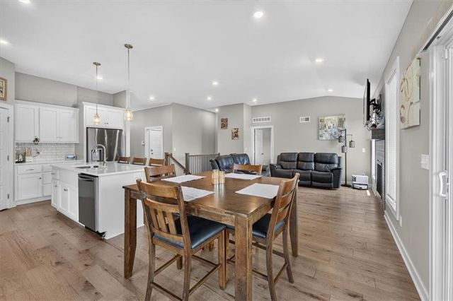 1515 SW Arbor Valley Drive, Lee's Summit, MO 64082
