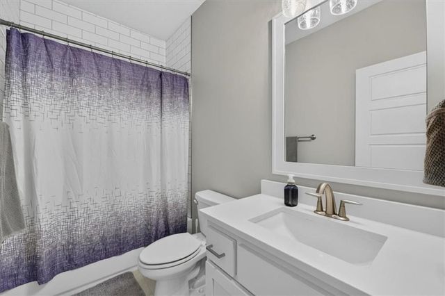 1515 SW Arbor Valley Drive, Lee's Summit, MO 64082