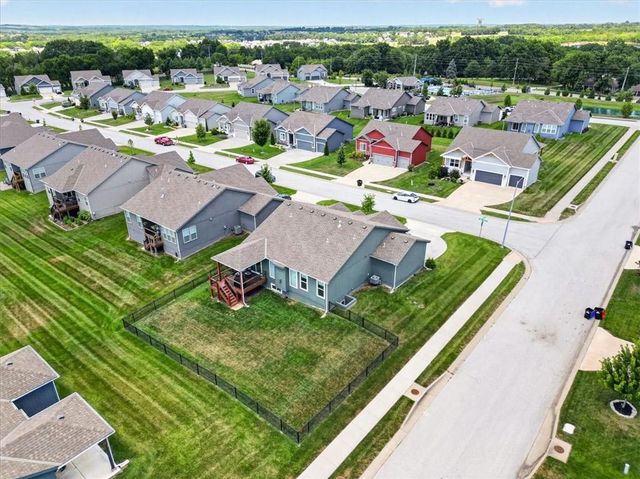 1515 SW Arbor Valley Drive, Lee's Summit, MO 64082