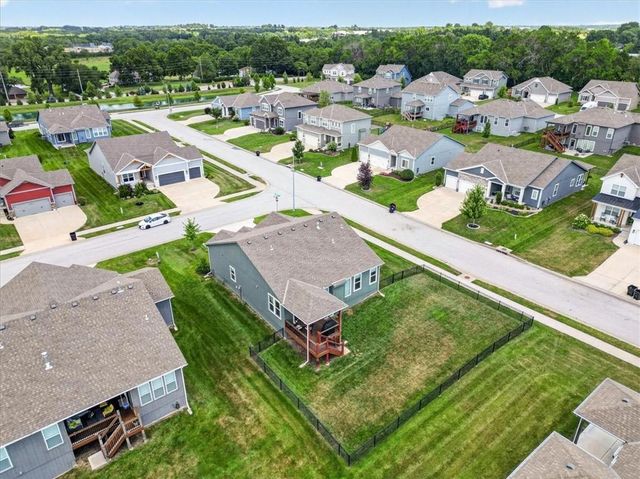 1515 SW Arbor Valley Drive, Lee's Summit, MO 64082