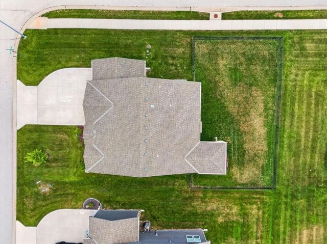 1515 SW Arbor Valley Drive, Lee's Summit, MO 64082