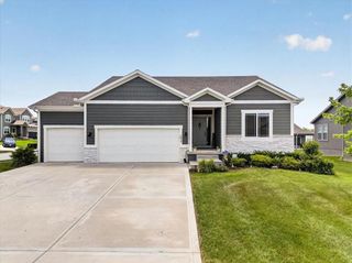1515 SW Arbor Valley Drive, Lee's Summit, MO 64082