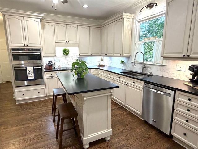 9315 Spinnaker Lane, Gainesville, GA 30506