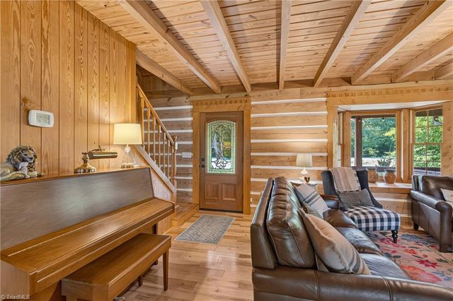 1805 Chrisco Road W, Seagrove, NC 27341