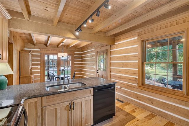 1805 Chrisco Road W, Seagrove, NC 27341