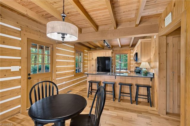 1805 Chrisco Road W, Seagrove, NC 27341