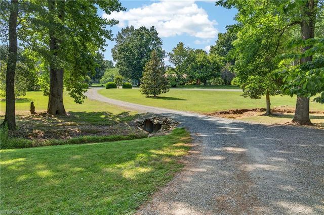 1805 Chrisco Road W, Seagrove, NC 27341