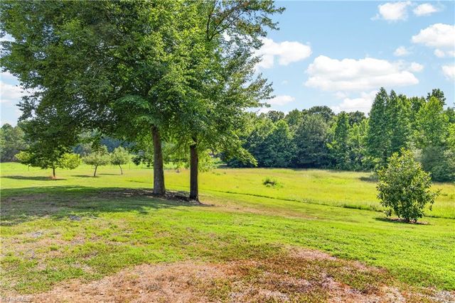 1805 Chrisco Road W, Seagrove, NC 27341