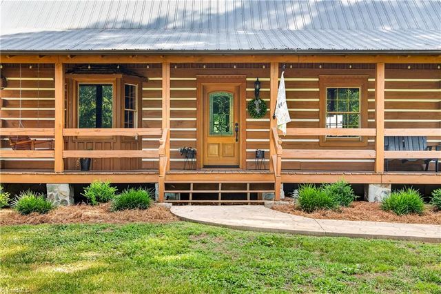 1805 Chrisco Road W, Seagrove, NC 27341