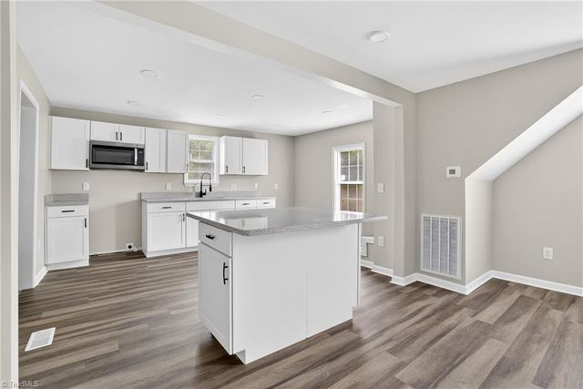 824 Sunset Street, Reidsville, NC 27320