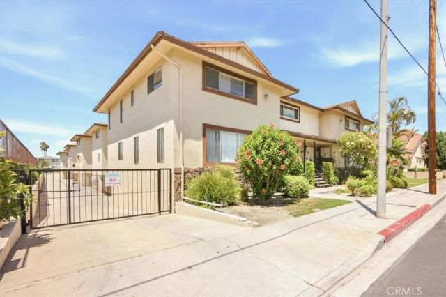 10365 Downey Avenue, Downey, CA 90241