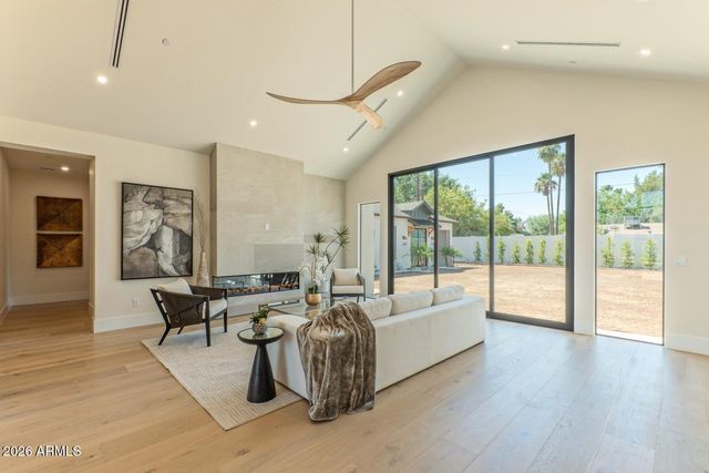 2801 E ELM Street, Phoenix, AZ 85016