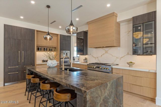 2801 E ELM Street, Phoenix, AZ 85016