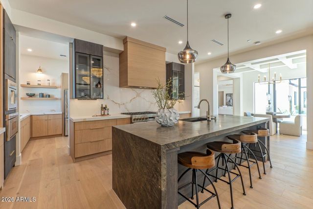 2801 E ELM Street, Phoenix, AZ 85016