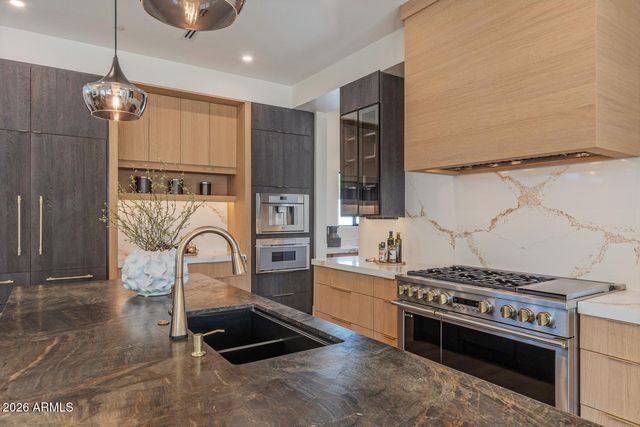 2801 E ELM Street, Phoenix, AZ 85016