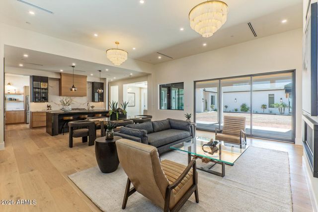 2801 E ELM Street, Phoenix, AZ 85016