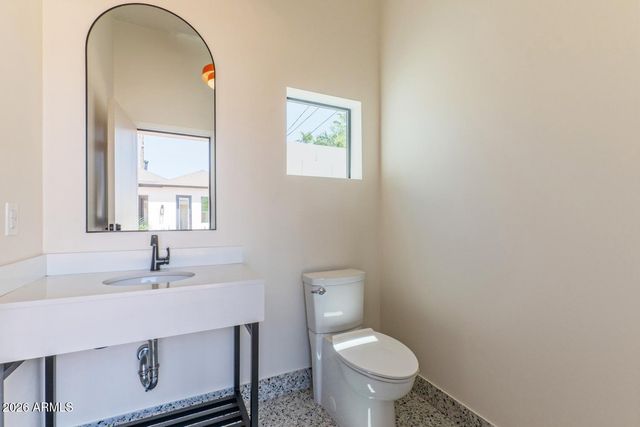 2801 E ELM Street, Phoenix, AZ 85016