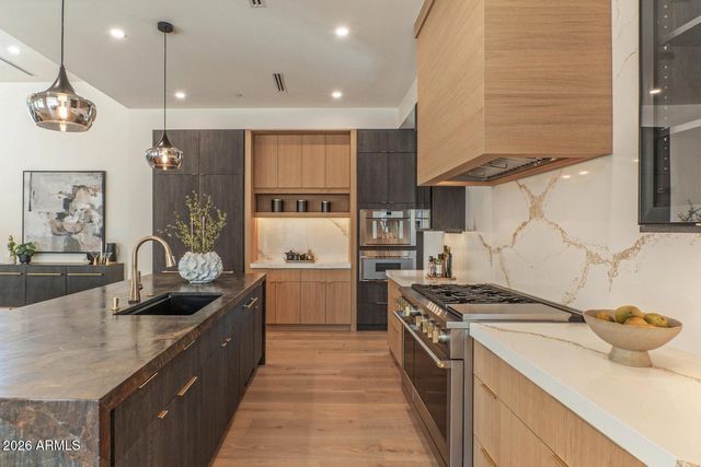 2801 E ELM Street, Phoenix, AZ 85016