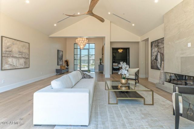 2801 E ELM Street, Phoenix, AZ 85016