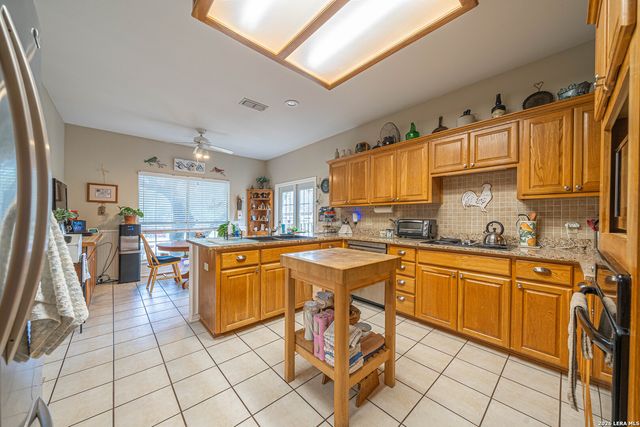 1325 OLD BOERNE RD, Bulverde, TX 78163