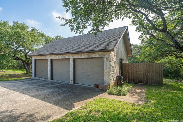 1325 OLD BOERNE RD, Bulverde, TX 78163