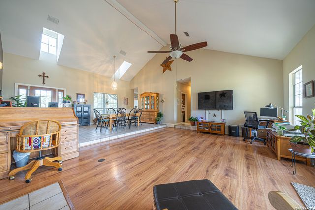 1325 OLD BOERNE RD, Bulverde, TX 78163