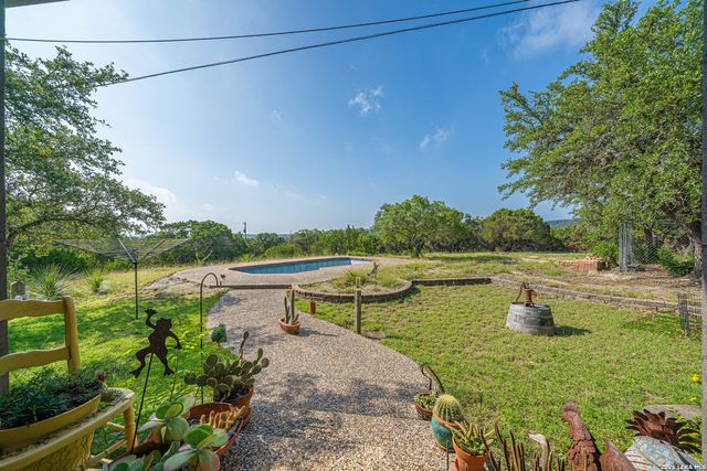 1325 OLD BOERNE RD, Bulverde, TX 78163