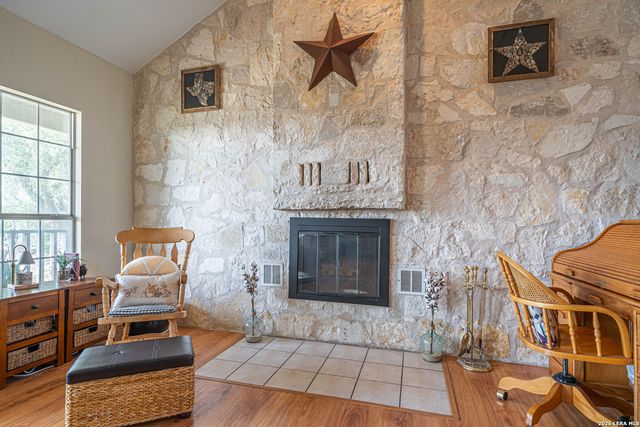 1325 OLD BOERNE RD, Bulverde, TX 78163