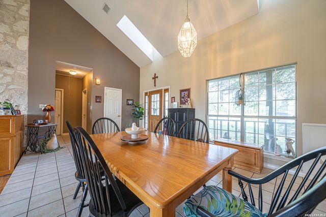 1325 OLD BOERNE RD, Bulverde, TX 78163