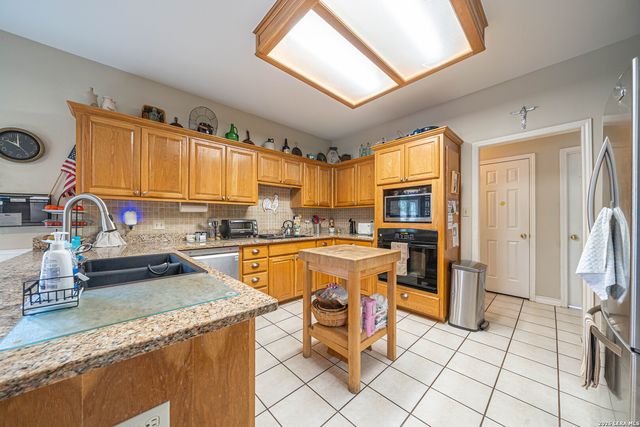 1325 OLD BOERNE RD, Bulverde, TX 78163