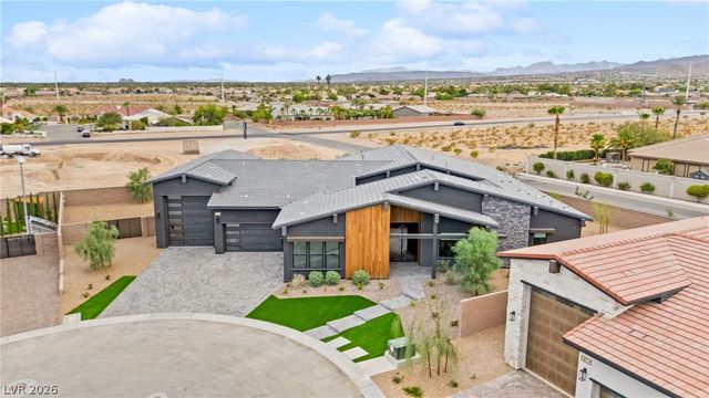 8585 Stange Avenue, Las Vegas, NV 89129