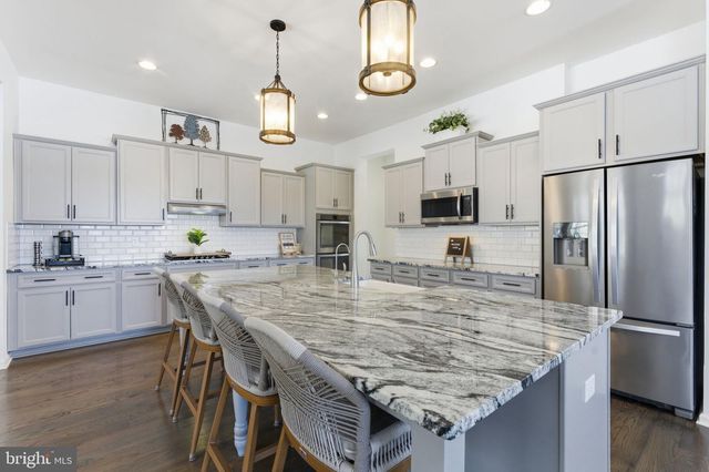 40 EDGEWATER DR, Fredericksburg, VA 22406