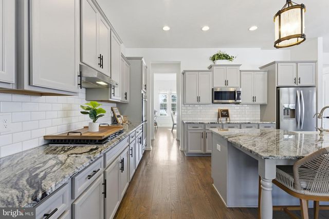 40 EDGEWATER DR, Fredericksburg, VA 22406