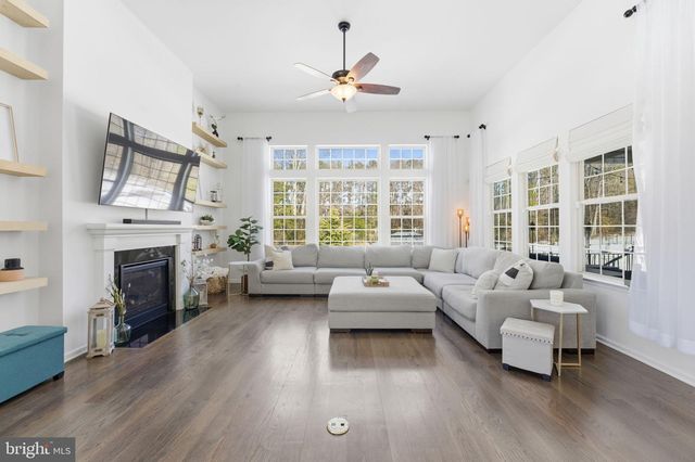 40 EDGEWATER DR, Fredericksburg, VA 22406