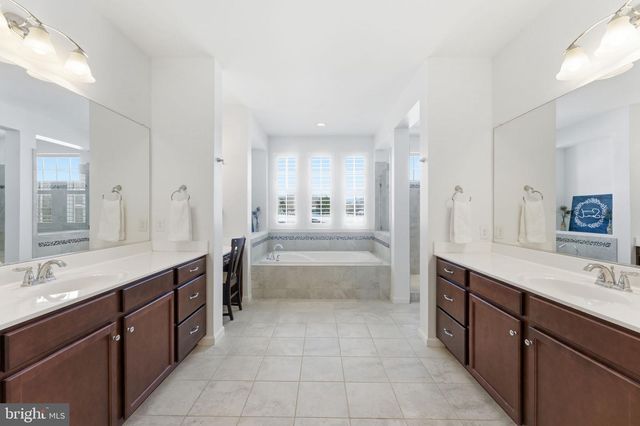 40 EDGEWATER DR, Fredericksburg, VA 22406