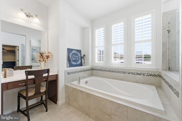 40 EDGEWATER DR, Fredericksburg, VA 22406