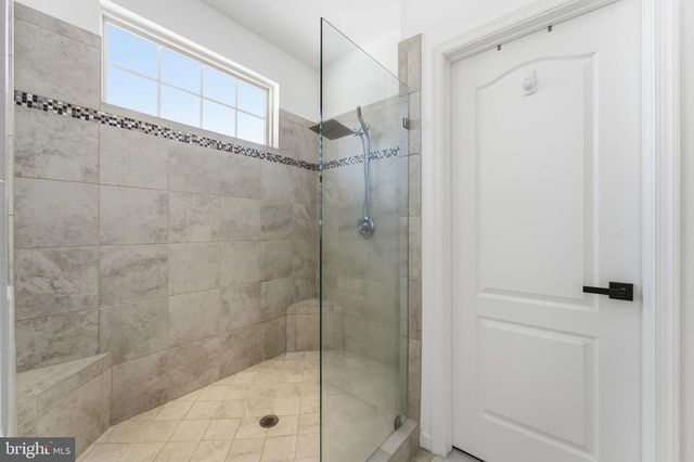 40 EDGEWATER DR, Fredericksburg, VA 22406