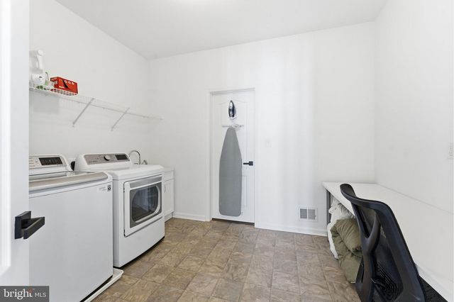 40 EDGEWATER DR, Fredericksburg, VA 22406