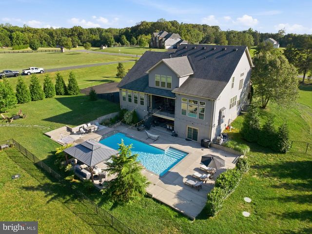 40 EDGEWATER DR, Fredericksburg, VA 22406