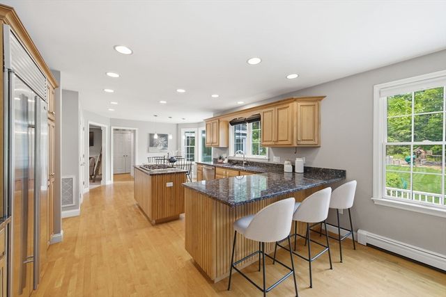 2 Stonecleave Rd, North Reading, MA 01864