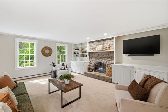 2 Stonecleave Rd, North Reading, MA 01864