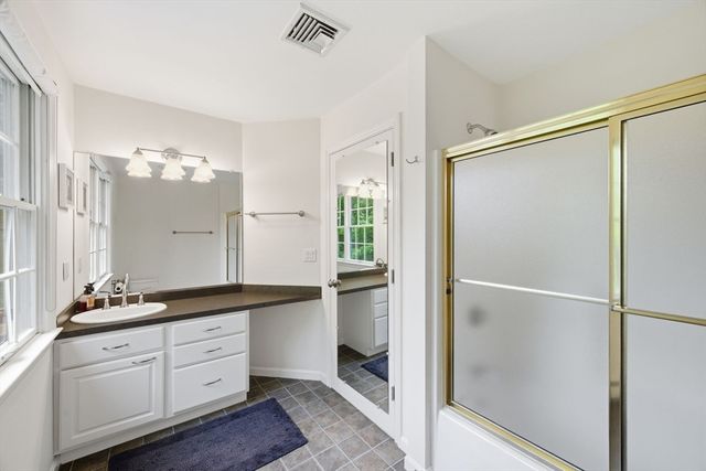 2 Stonecleave Rd, North Reading, MA 01864