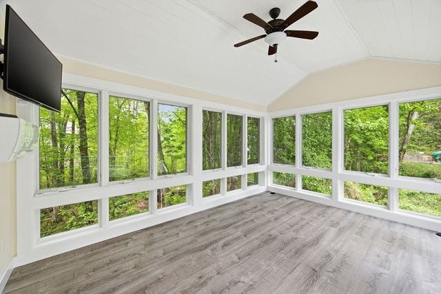 2 Stonecleave Rd, North Reading, MA 01864