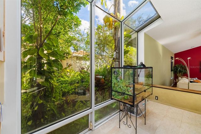 4149 ESCONDITO CIRCLE, Sarasota, FL 34238